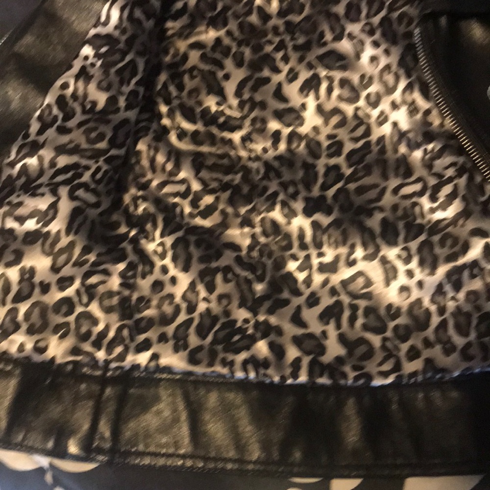 Black leather jacket - Picture 3 of 5